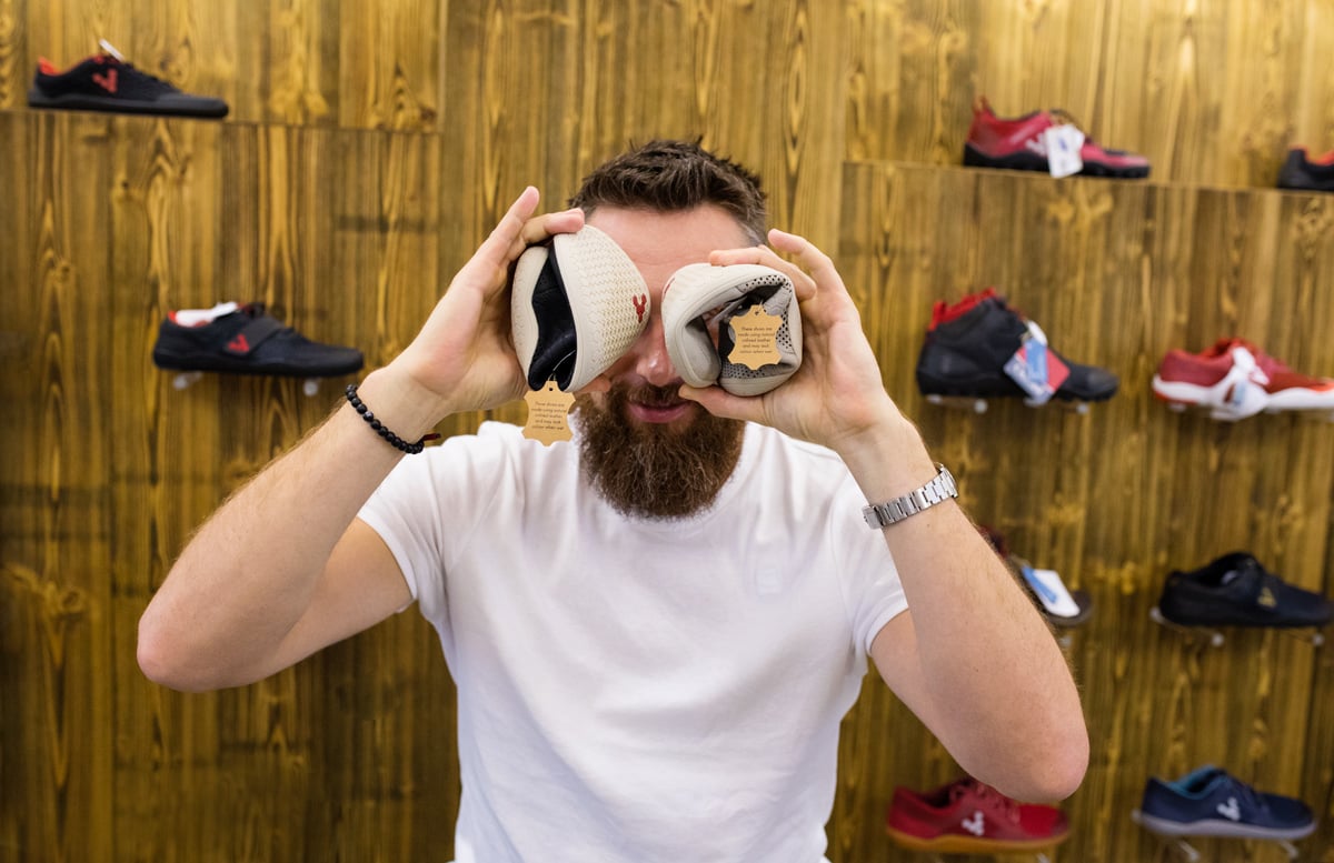 Vivobarefoot: V botách, a přitom jako bosi