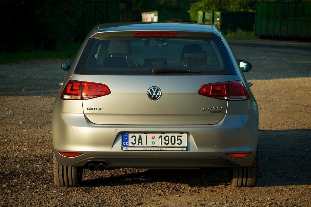 2011-04-volkswagen-golf-2-0-tdi-4motion-12.jpg