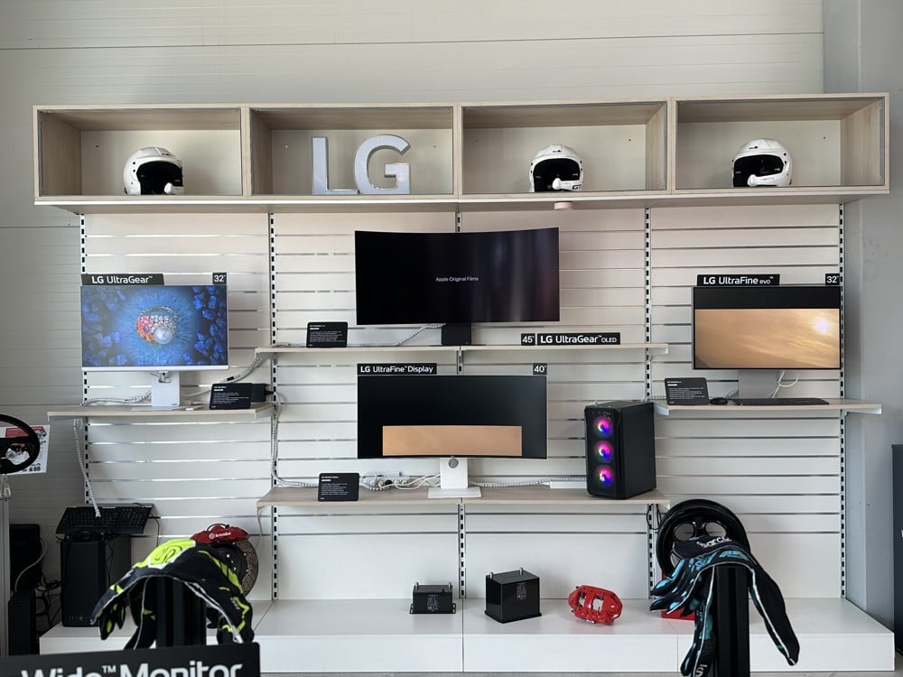 Reportáž: LG přivezlo do ČR průhledný OLED, Micro RGB a nadupané