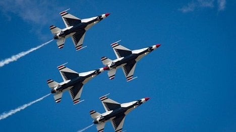 Náhledový obrázek - Nešťastný timing: americkou nabídku stíhaček F-16 Slovensku poznamenala havárie jedné z nich