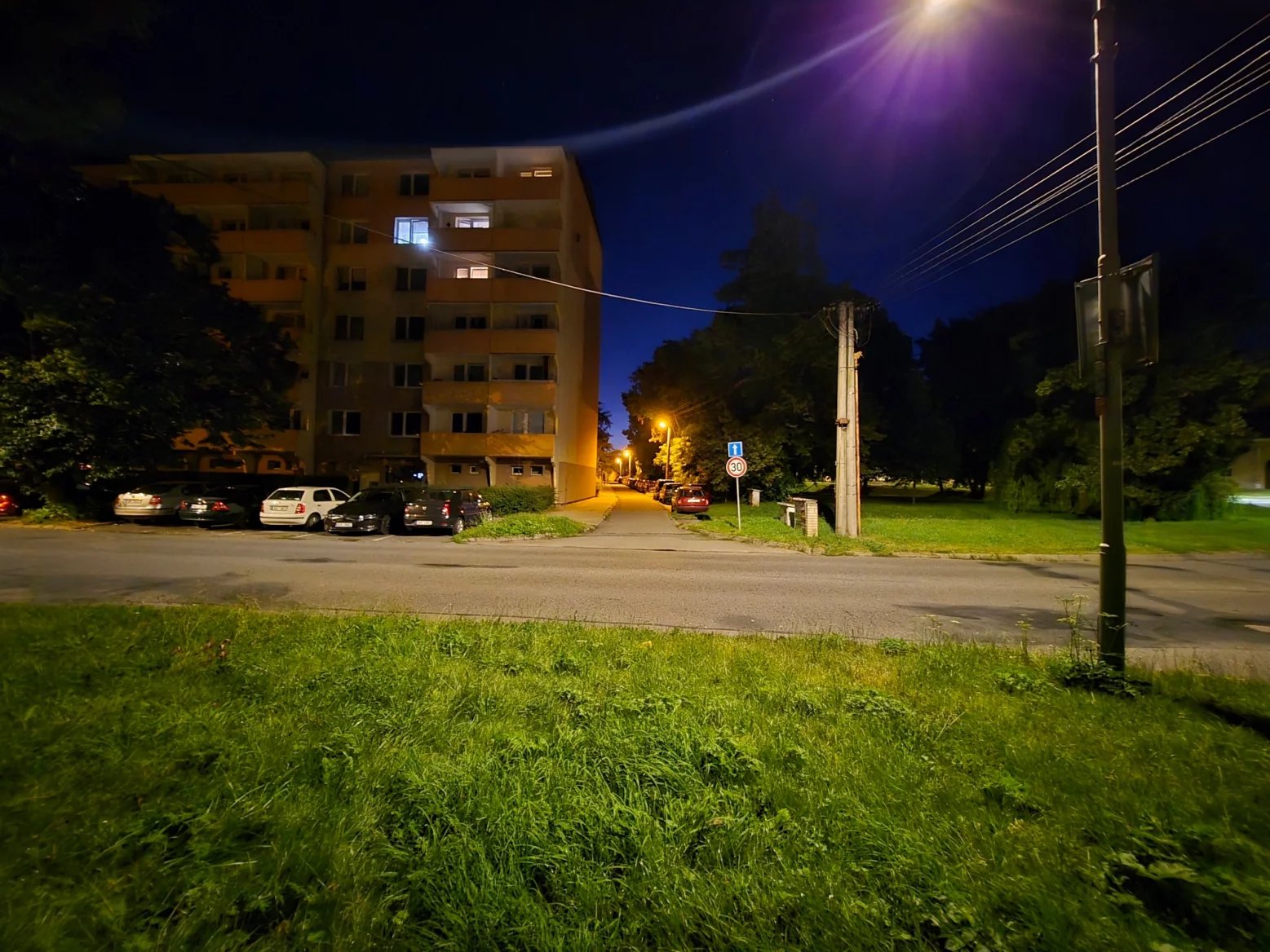 Ultraširokoúhlý 12Mpx fotoaparát