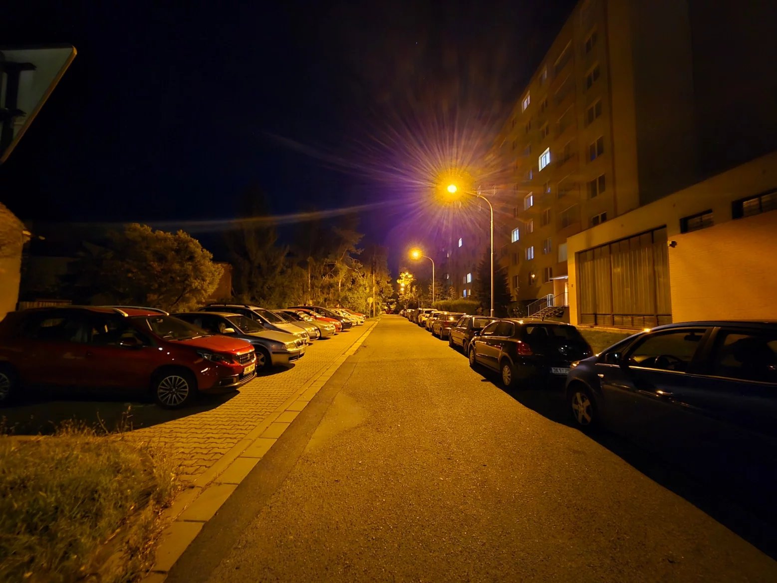 Ultraširokoúhlý 12Mpx fotoaparát