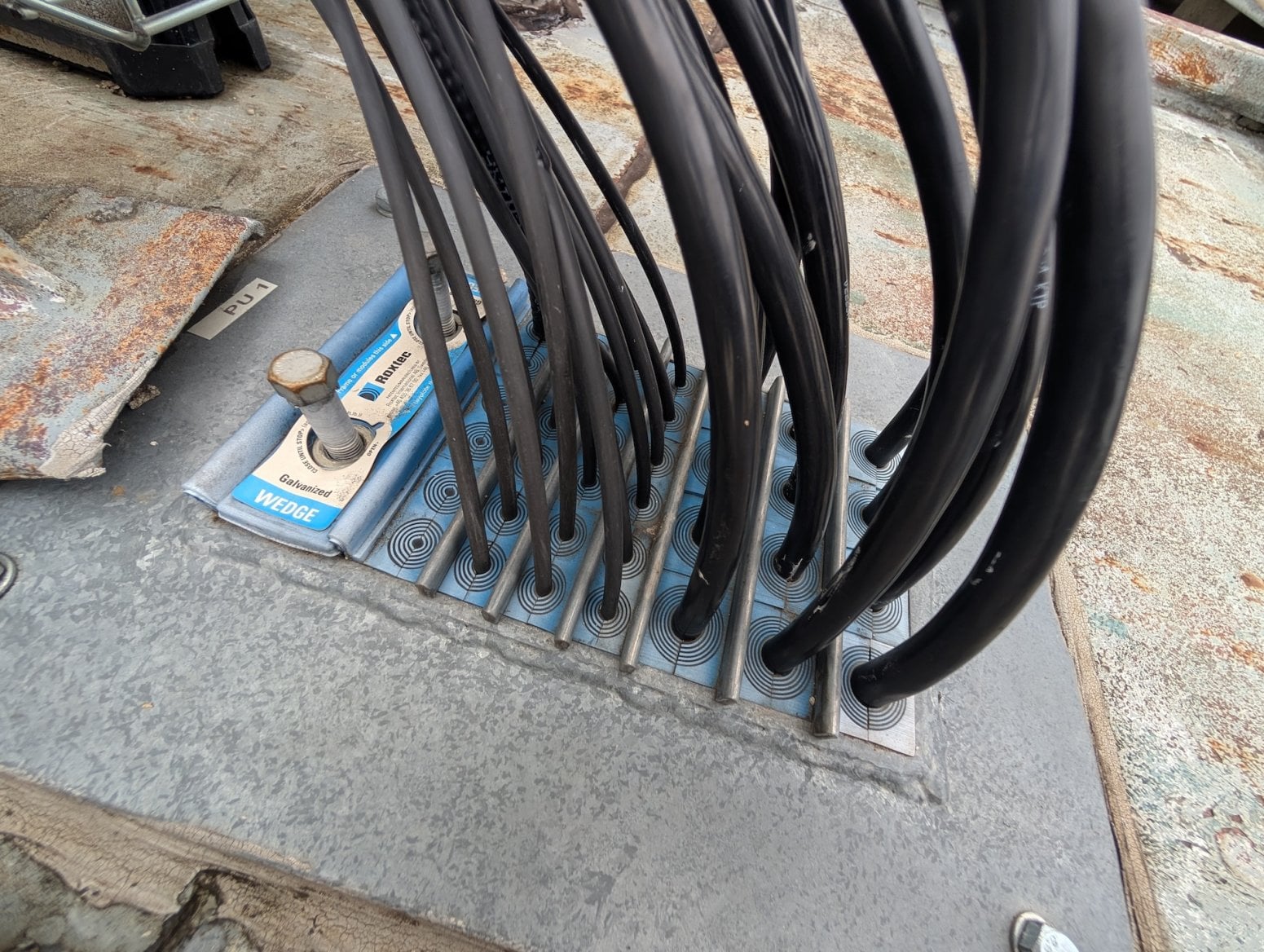 Mobilní 5G vysílač CETINu a O2 na Dolním náměstí v Olomouci