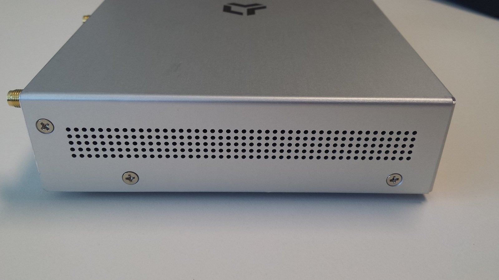 Turris Omnia rozbalení (unboxing)