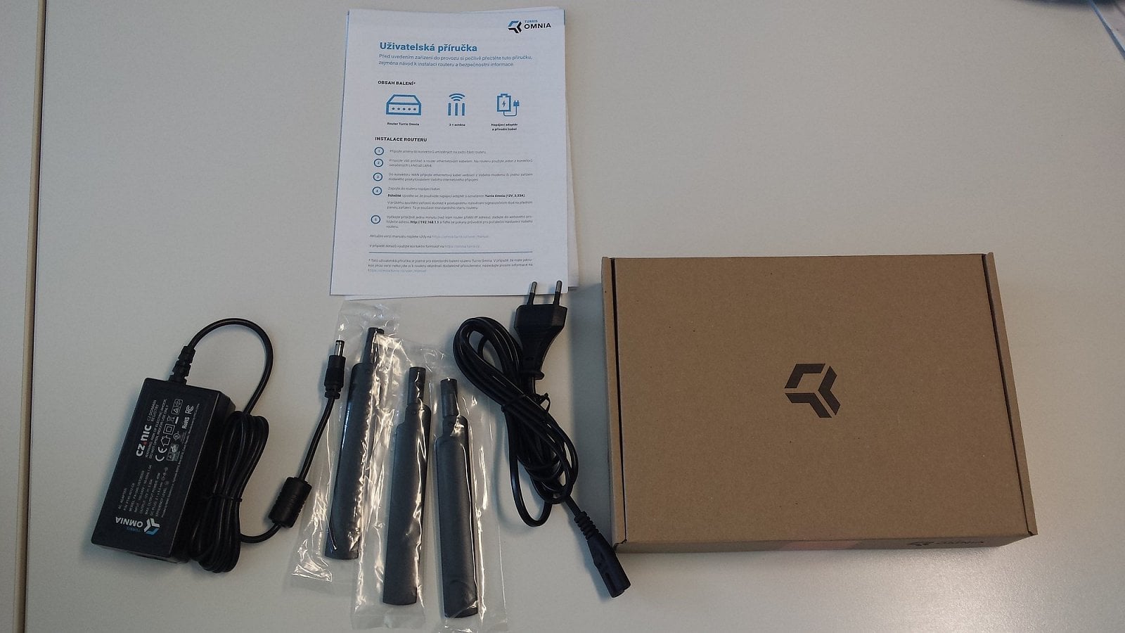 Turris Omnia rozbalení (unboxing)