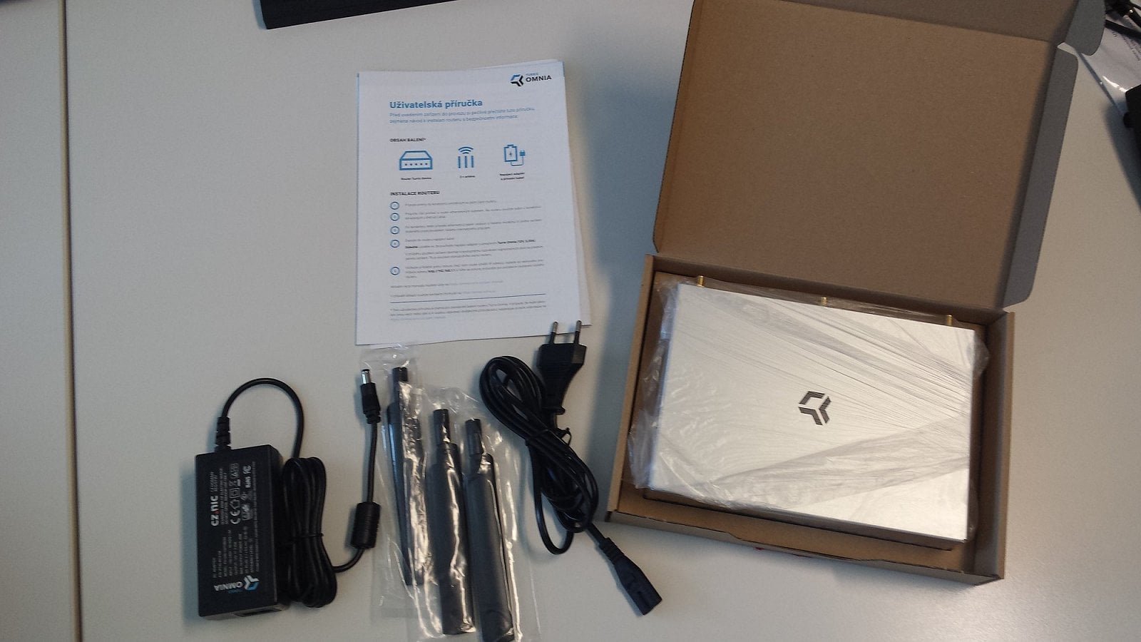 Turris Omnia rozbalení (unboxing)