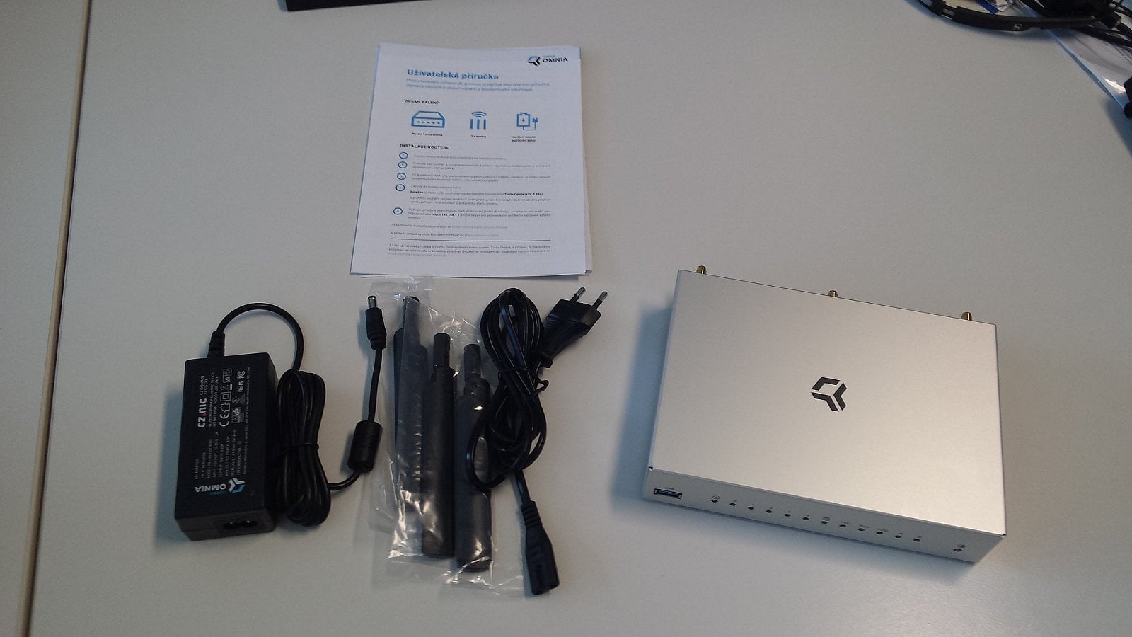 Turris Omnia rozbalení (unboxing)