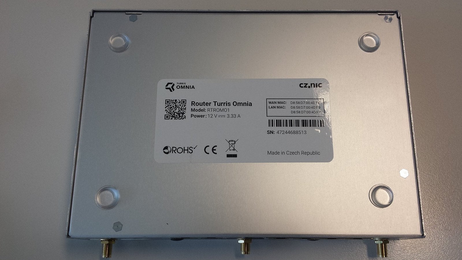 Turris Omnia rozbalení (unboxing)