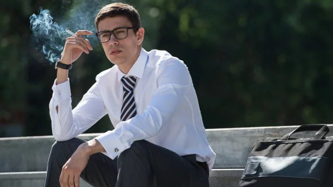 10.12.24 2x / kouření, kuřák, podnikatel, práce