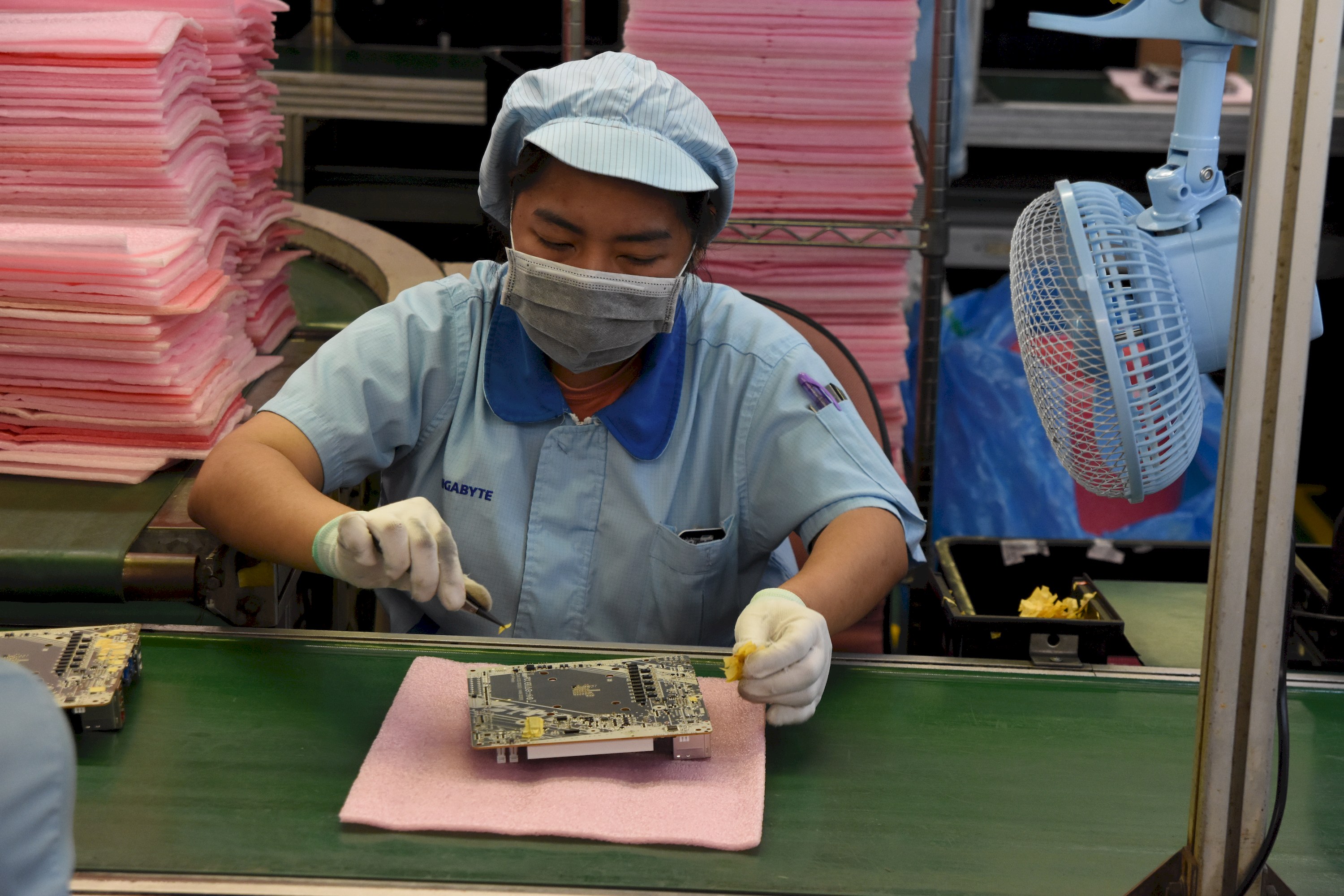 Exkurze v továrně Gigabyte na základní desky a grafické karty