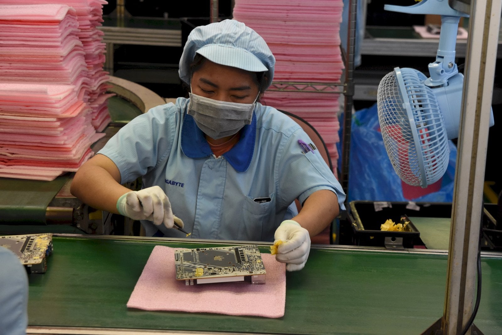 Exkurze v továrně Gigabyte na základní desky a grafické karty