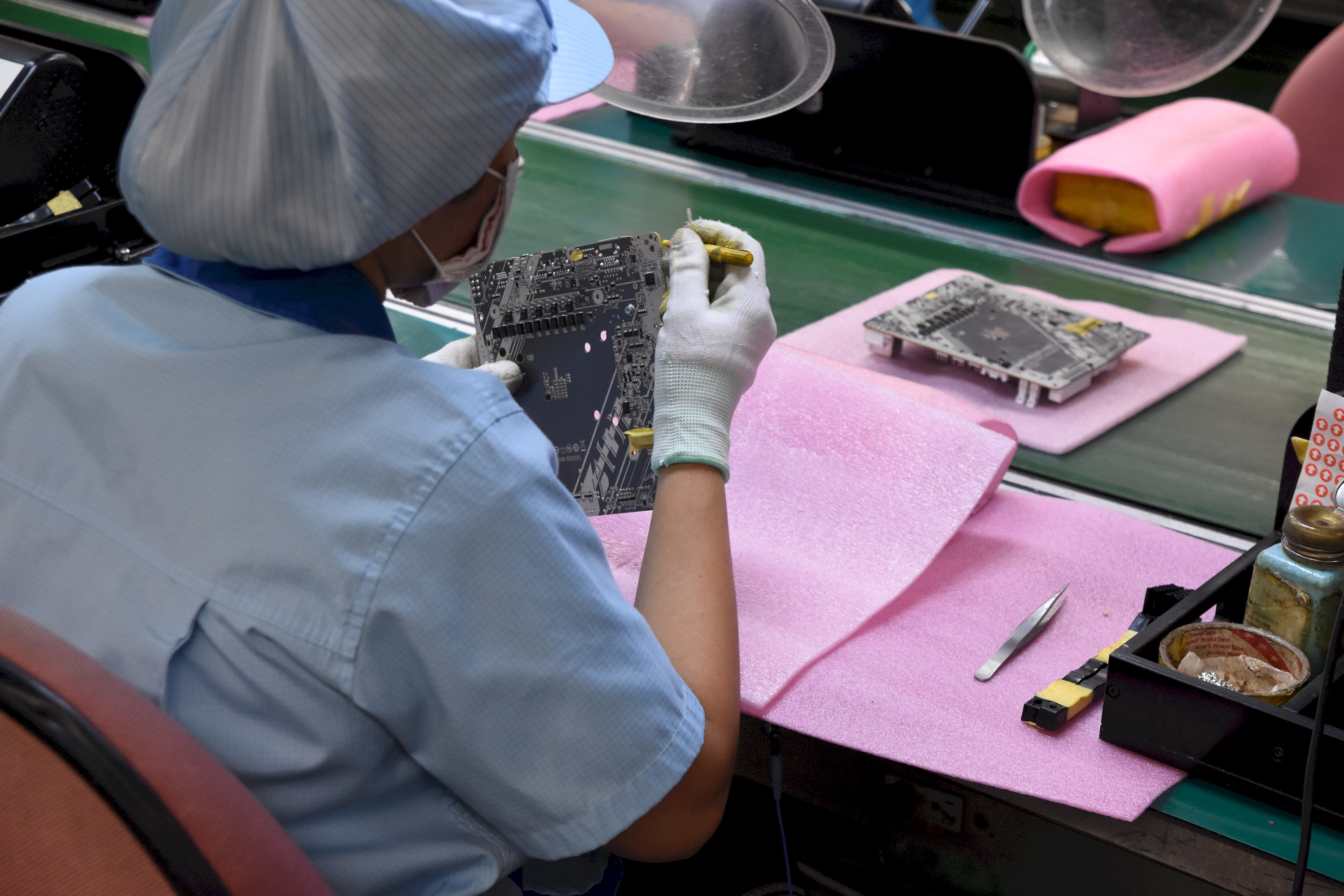 Exkurze v továrně Gigabyte na základní desky a grafické karty