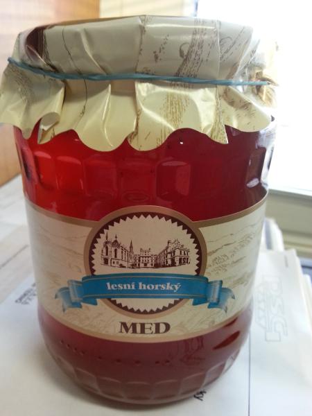 Med lesní horský - Obsah látky hydroxymethylfurfural byl vyšší, než připouští příslušný právní předpis. Med rovněž nevyhověl legislativním požadavkům na aktivitu enzymu diastáza. Výrobce: Včelapro, Lednice. Místo kontroly: Jednota, Zlín