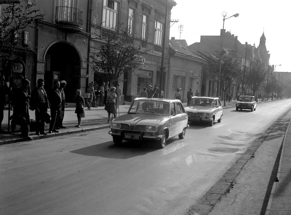 Návštěva kolony předváděcích vozů Renault 16 udělala tomuto typu velkou reklamu a určitě přispěla ke značné oblibě řady