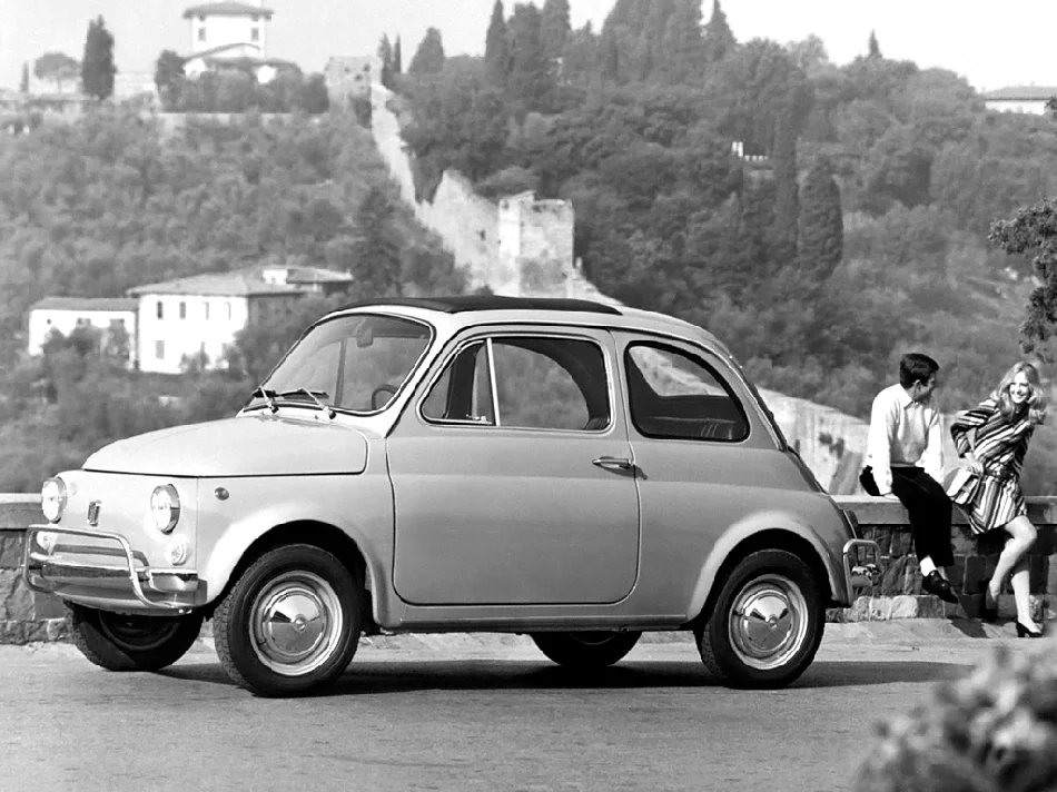 Teoreticky jste mohli mít na vládní poukaz přednostního odběru třeba Fiat 500, protože se prodával za československou měnu (ve standardním provedení)