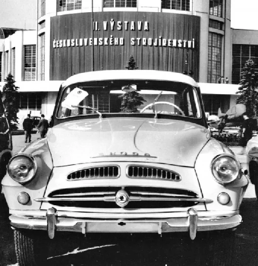 Autor: BVV V roce 1956 v rámci druhé výstavy československého strojírenství představila Škoda a Motokov také škodovku 440. Tehdy si ji odsud mohly koupit jen podniky – a to ještě s konexemi