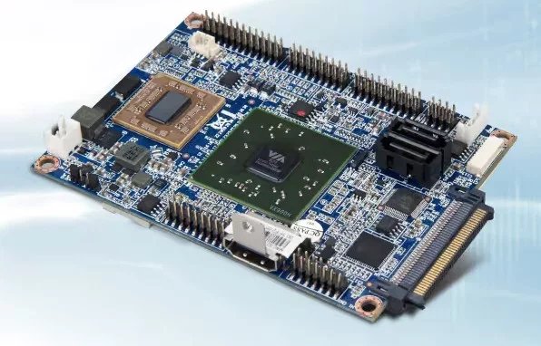 Embedded deska s procesorem VIA Eden X2