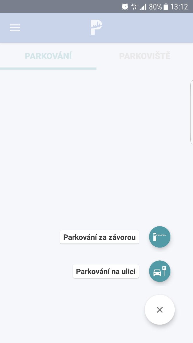 Smart parkování v Kolíně. Senzory, automaty, web i aplikace