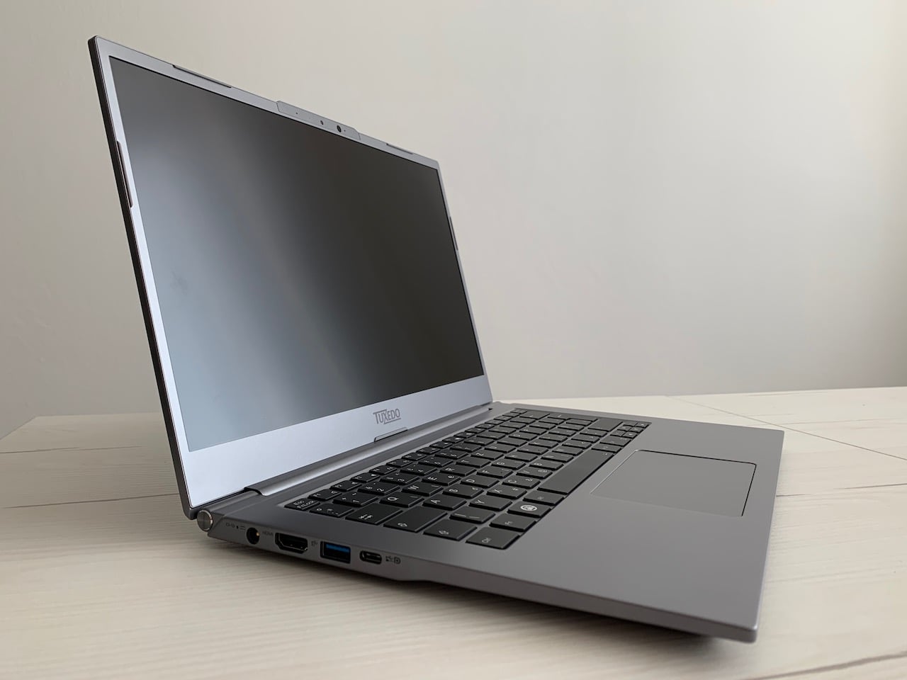 Tuxedo InfinityBook S14 v5