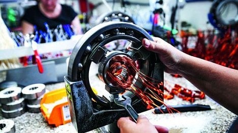 Náhledový obrázek - Jede stator, elektromotor. Modletická firma Sopo vyrábí komponenty pro formule 1