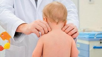 Náhledový obrázek - Pediatři by chtěli vybírat poplatky nebo přidat od pojišťoven