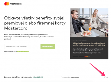Mezi jazykovými mutacemi můžete přepínat pomocí tlačítek vpravo dole.