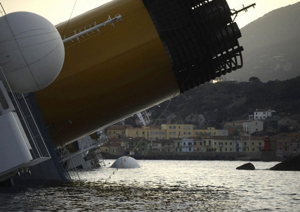 2012-10-havc3a1rie-lodi-costa-concordia-3.jpg