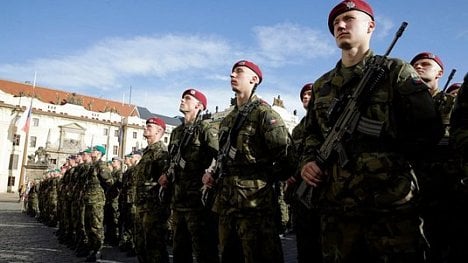 Náhledový obrázek - Armáda má problém. Vojenská univerzita zlákala jen 348 „prváků“