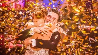 Třináctou řadu StarDance vyhráli Oskar Hes a Kateřina Bartuněk Hrstková