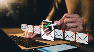 Odesílání informací prostřednictvím počítače - symbolika dopisních obálek