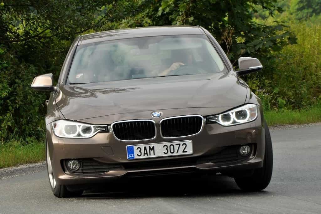 2011-10-bmw-320i-efficient-dynamics-29.jpg
