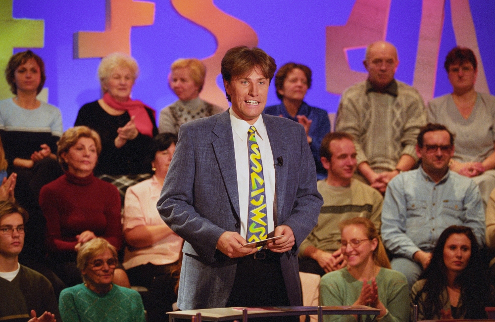 Pavel Poulíček kromě Sportovních novin uváděl i zábavnou soutěž Kolotoč. Tento pořad je z roku 2002.