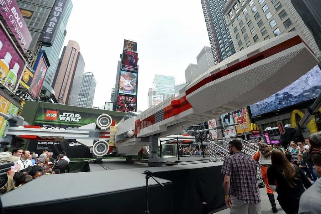 2015-07-legosklc3a1dac48dka-na-times-square-2.jpg
