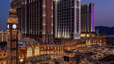 Náhledový obrázek - Na Big Ben nově i do Macaa. V čínském Las Vegas vyrostlo dvoumiliardové kasino s londýnskou tematikou, město bojuje o turisty