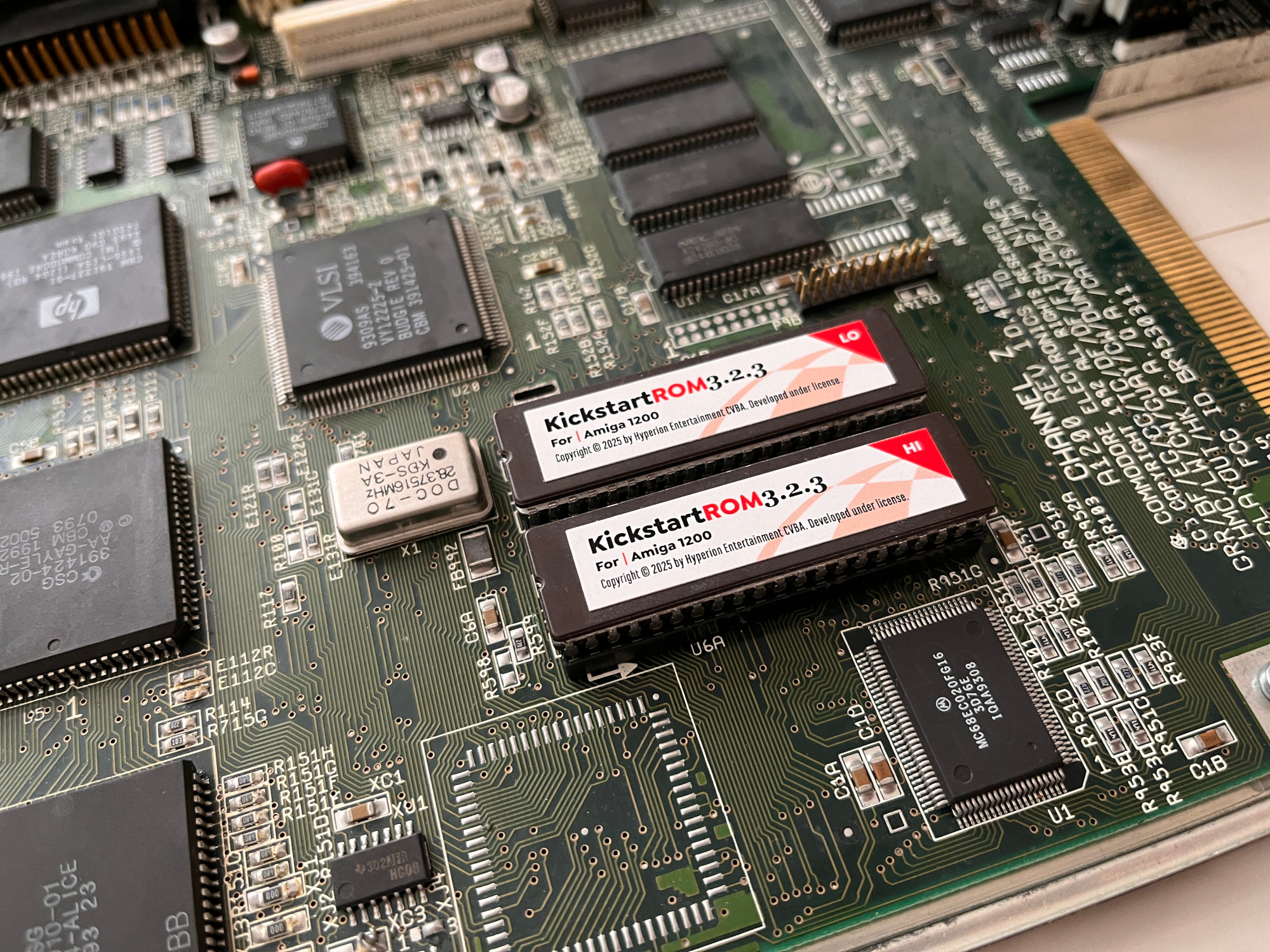 Nové čipy v paticích.