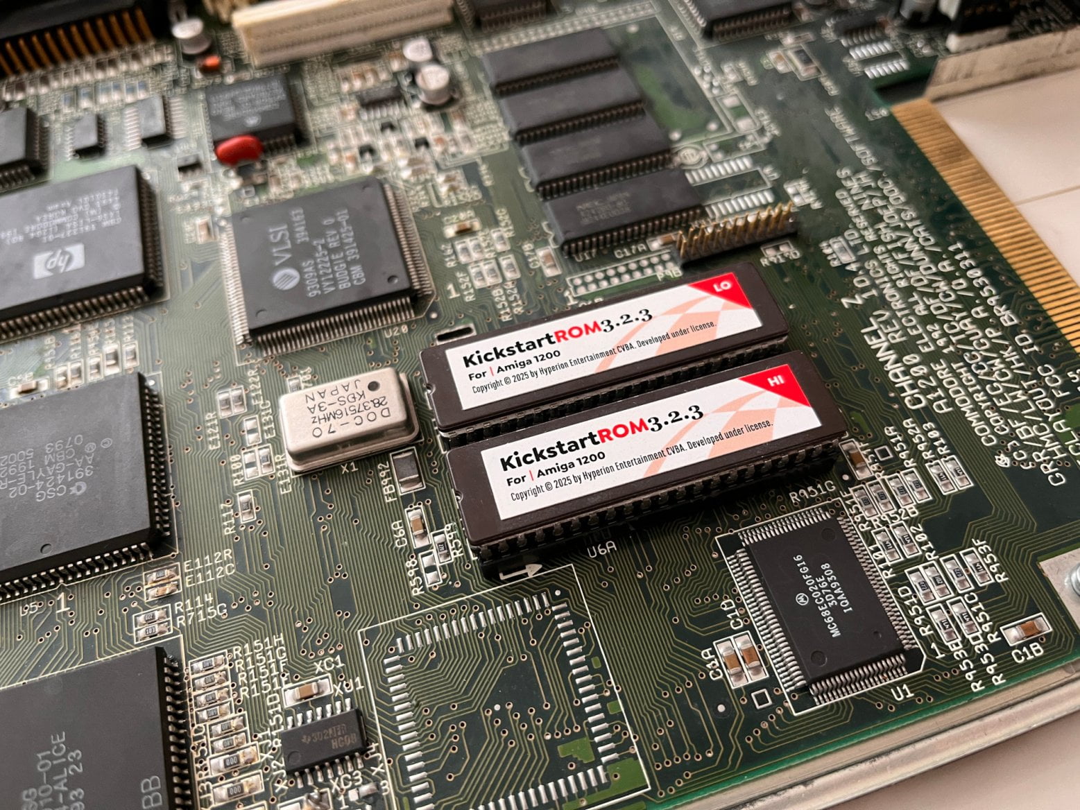 Nové čipy v paticích.