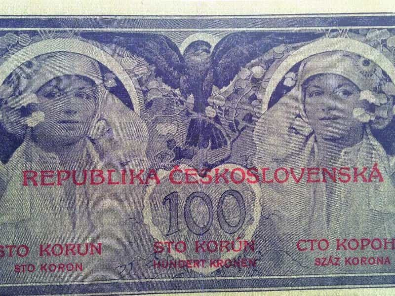  1919. První československé definitivní platidlo, státovka 100 Kč, autor Alfons Mucha, v oběhu od 7. 7. 1919.