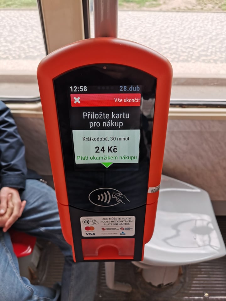 Bezkontaktní placení v pražské hromadné dopravě