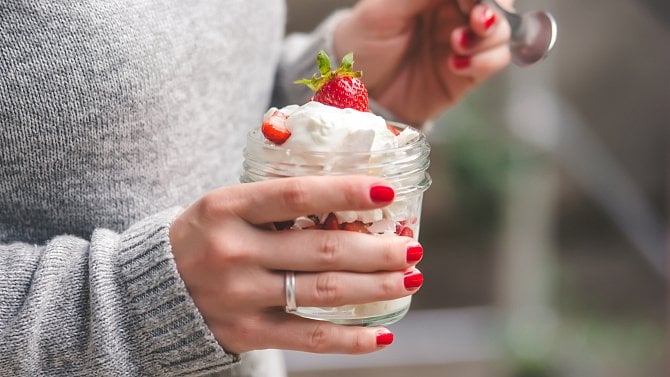 Jogurt, řecký jogurt, skyr a vla – v čem se liší mléčné výrobky