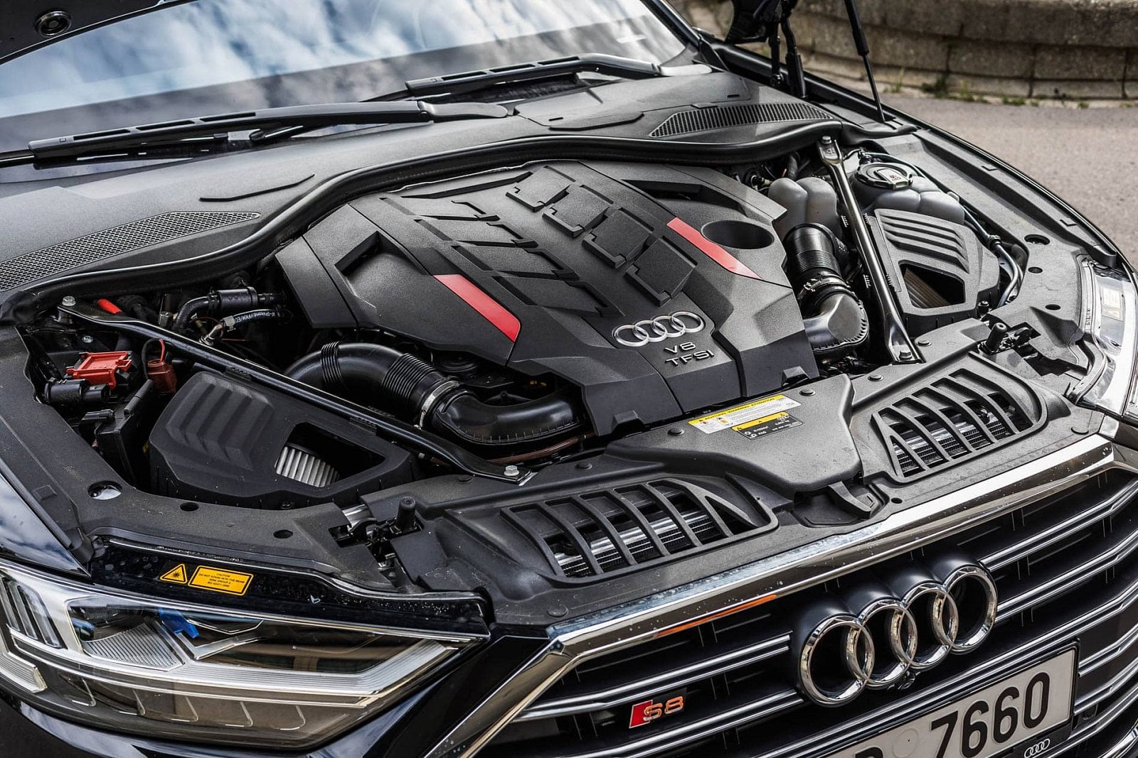 2020-06-audi-s8-04.jpg