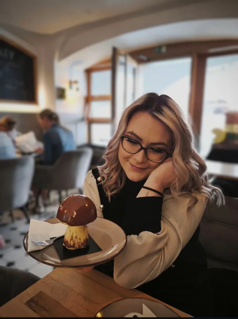 Kateřina Marková z Dezertérie se svým zákuskem