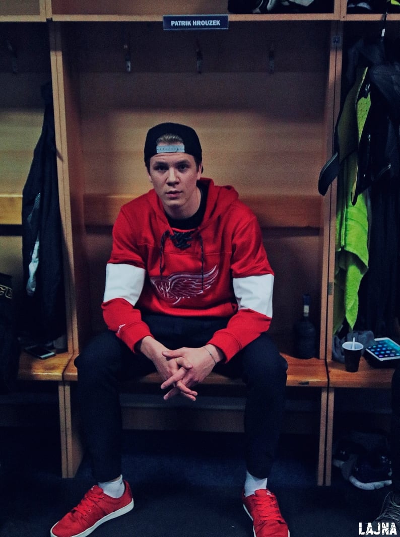 Lajna, listopad 2017