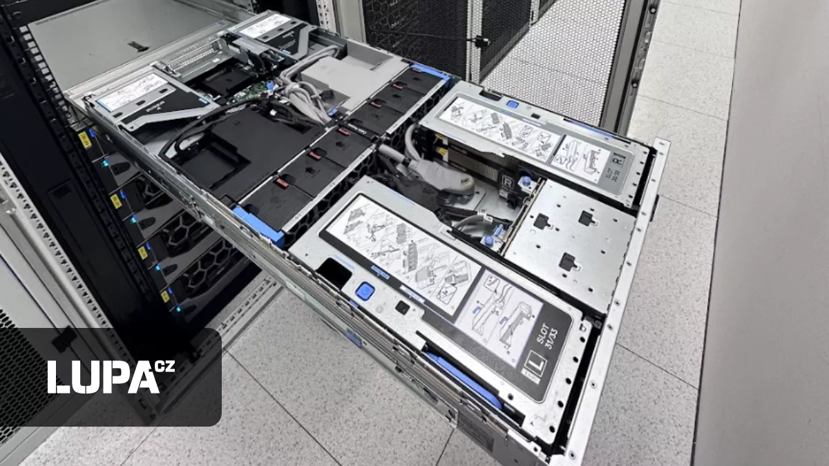 Rohlík začal nasazovat generativní AI. Na trénování nepoužívá cloud, ale server za tři miliony