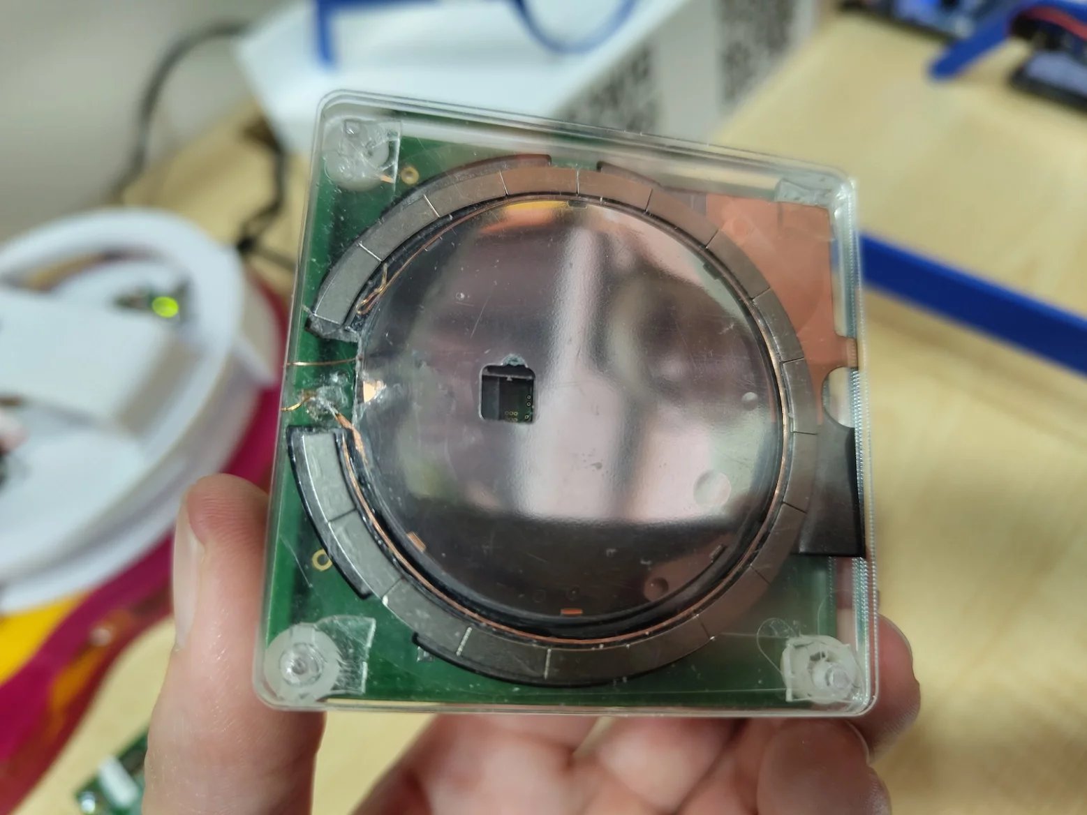 STMicroelectronics: Čipy pro bezdrátové nabíjení nebo detekci