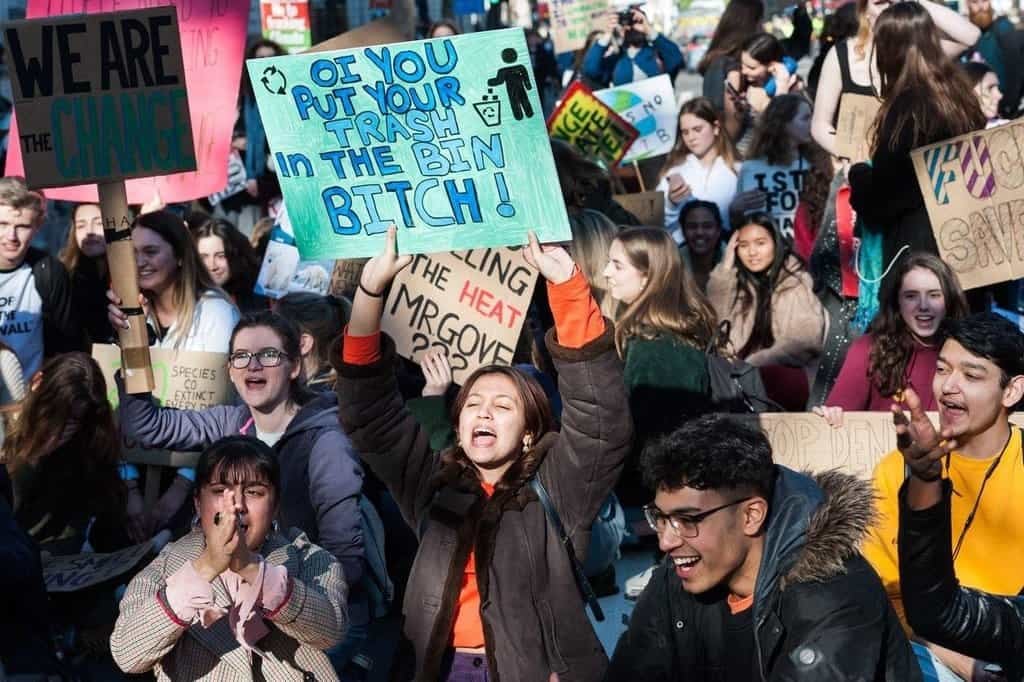 2013-07-studenti-demonstrace-ochrana-klimatu-1.jpg