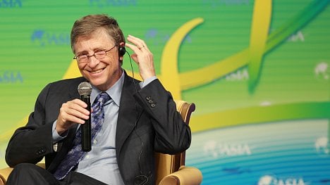 Náhledový obrázek - Bill Gates chce omezit říhání krav produkující škodlivý metan. Investoval proto do firmy na výrobu krmení z mořských řas