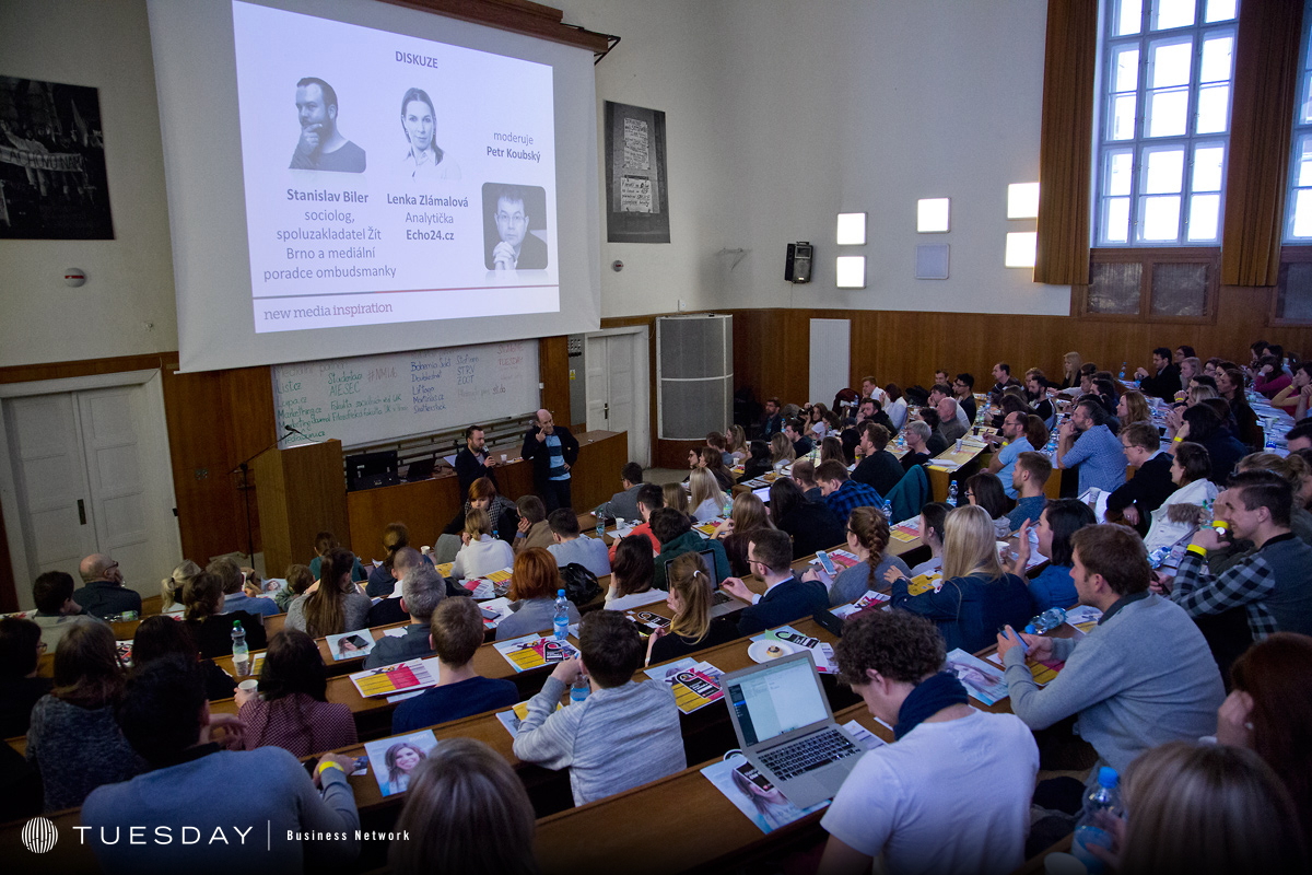 Publicistka Lenka Zlámalová na debatu se Stanislavem Bilerem o mladé generaci nakonec nedorazila. Zaskočil za ni Ondřej Šteffl.
