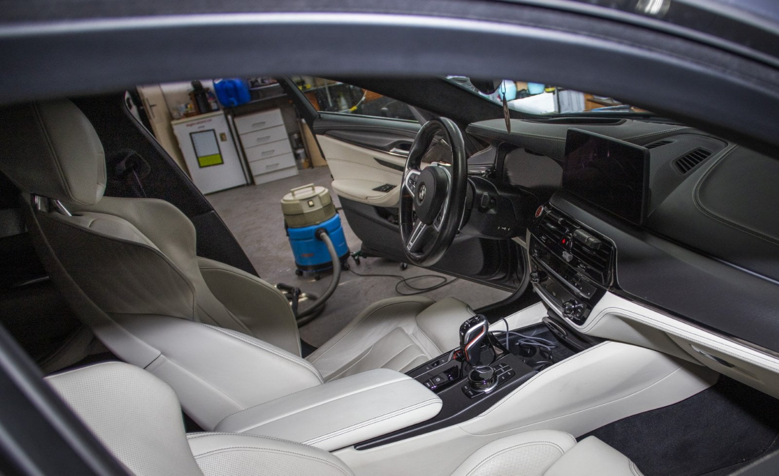 Z čistění vozu Tepování Praha