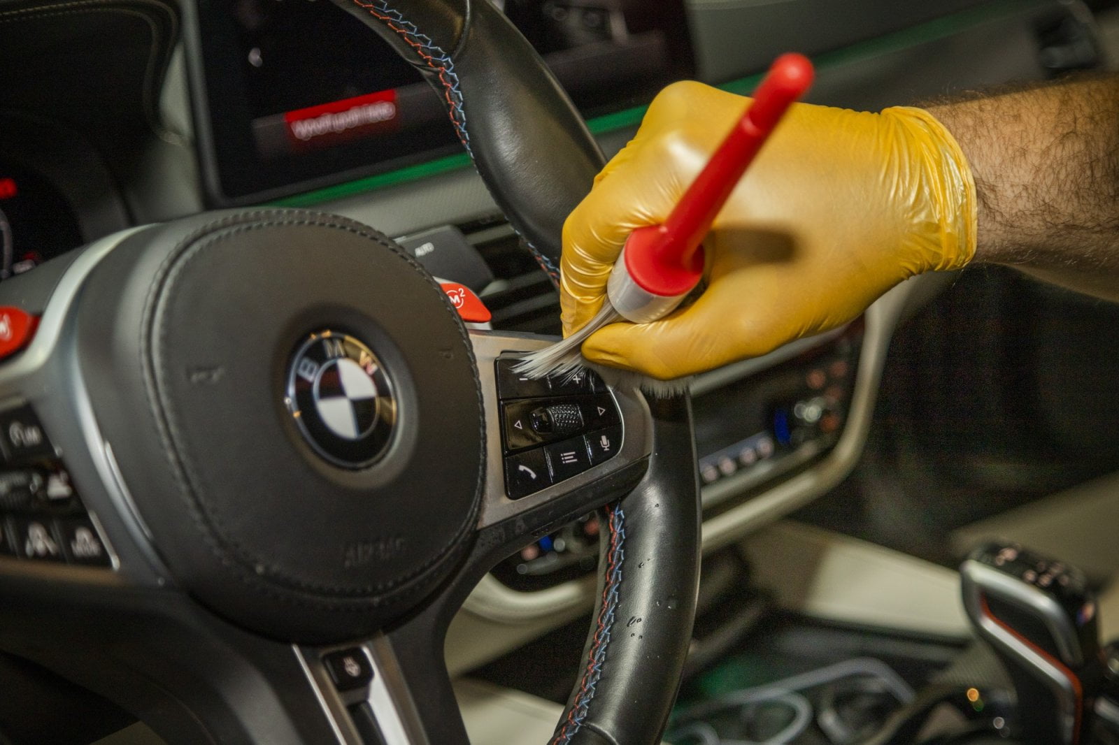 Jiří Klovrza z Tepování Praha při práci