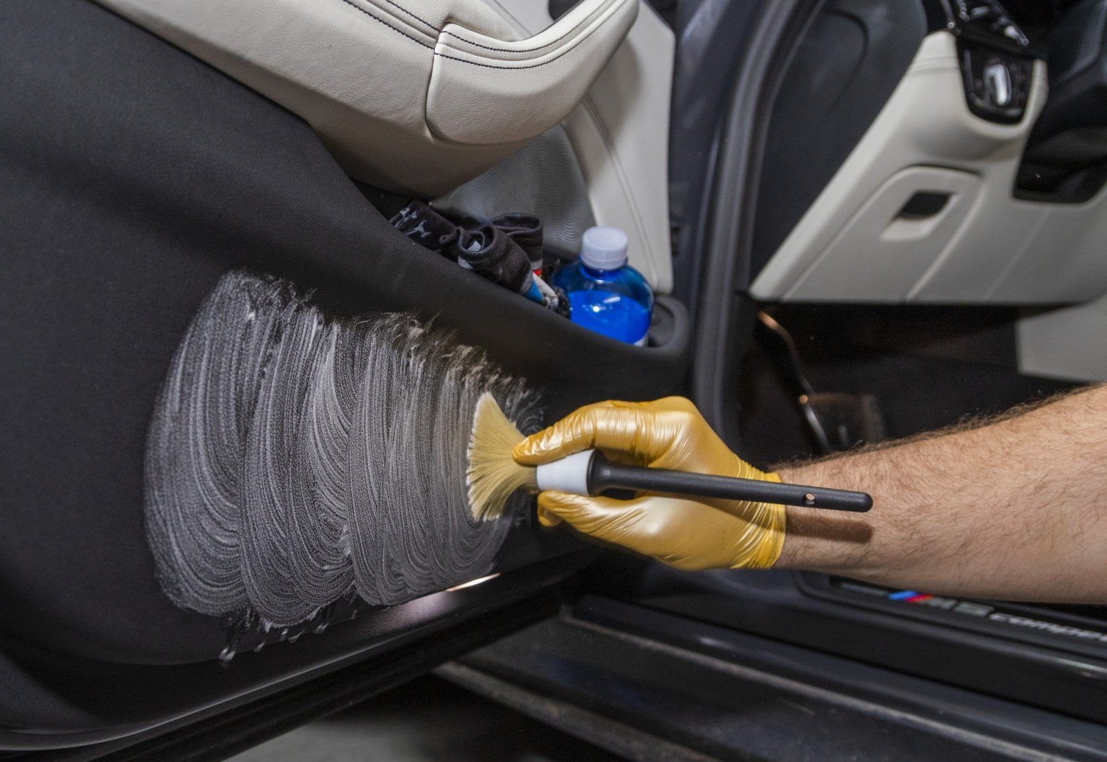 Jiří Klovrza z Tepování Praha při práci